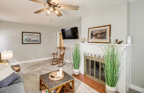 Pet Friendly Lake Alec Home with Dock! - Foto 9