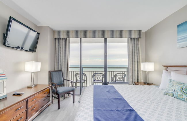 Ocean Front Condos at Patricia Grand - Foto 23