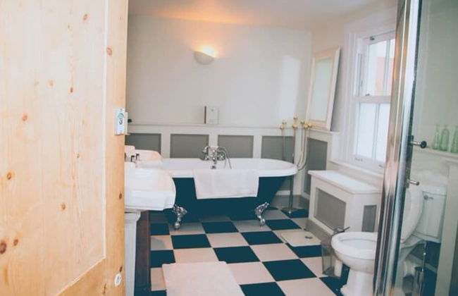 2 Bedroom House Next to the Sea, Lots of Fun! - Photo 20