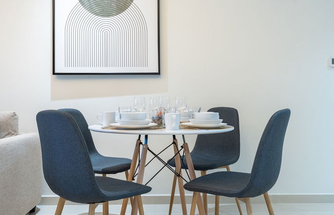 Luxe Apartments near Dubai Mall, Burj Khalifa - Pool, Gym, & Parking by Sojo Stay - Photo 42