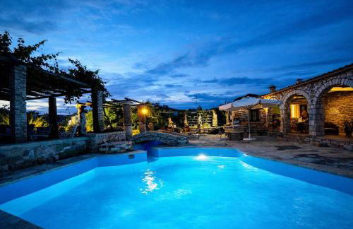 Saltos Village House - Peaceful Poolside Retreat - Foto 3