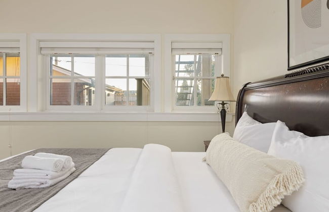 Stunning 3 Bedroom Secondary Suite N Van - Photo 39