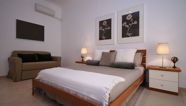 Rental In Rome Red & White Apartment - Foto 3, Habitación