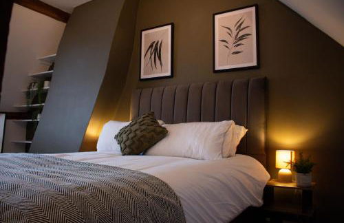 Characterful Cottage - Sleeps 6 - Parking - High Street - Photo 5