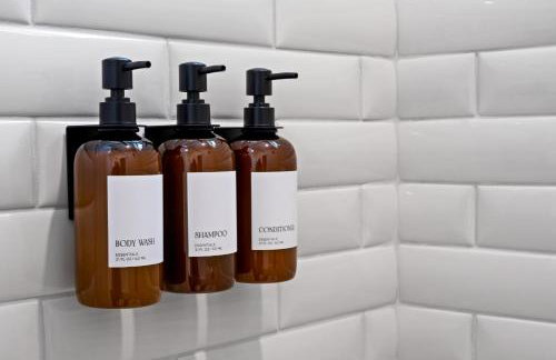 Modern 2 Bedroom King Bed EVCharger Pet-Friendly Balcony - Foto 18