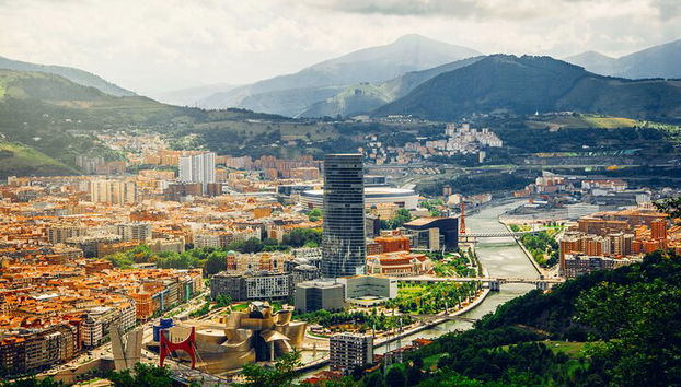 Sites uniques de Bilbao – Visite privée à pied pour les couples - Photo 3