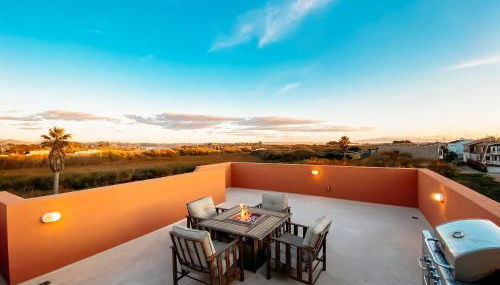 Steps to the Beach! Rooftop Deck! Firepit & BBQ! - Photo 2