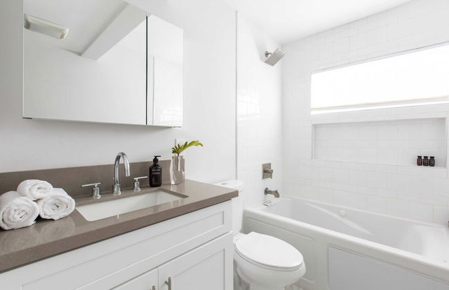 Hamilton II by Avantstay Beach House Rooftop Deck Newly Renovated Bungalow - Foto 18