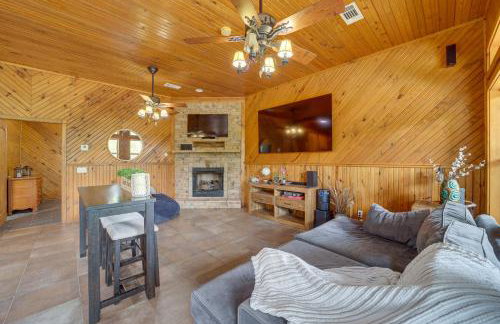 Lake Eufaula Cabin with Hot Tub and Large Deck - Foto 7