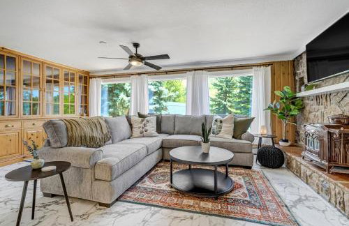 Upper Stone Lodge - Hot Tub & Game Room - Upper Unit - Foto 8
