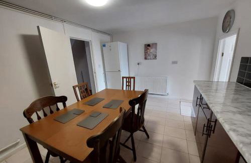 5 Bedroom House in Romford - Foto 23