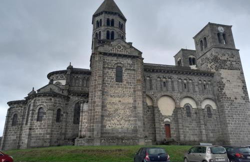 T2 confortable - Piscine chauffée - Super Besse - Photo 34