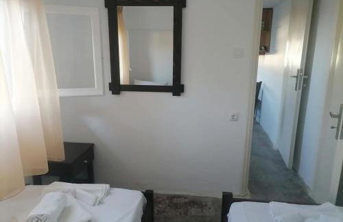 Γκαρσονιέρα δίπλα στην θάλασσα κ θέα στο λιμανι - Photo 10