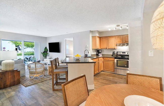 Dharma Home Suites Dania Beach at Sheridan Ocean Club - Photo 12