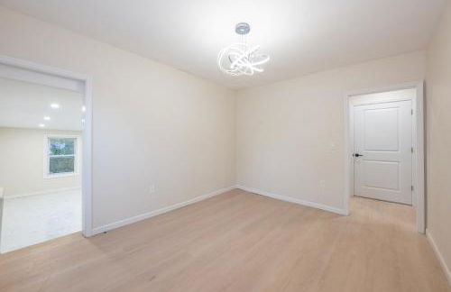 Modern 3BR - Train Station & Downtown 2 mins walk - Foto 6