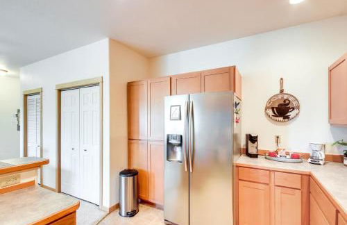 Cozy Livingston Condo with Balcony and Mtn View! - Photo 10
