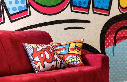 Black & White or Pop Art - Design Apartments with Parking & WiFi - Photo 43