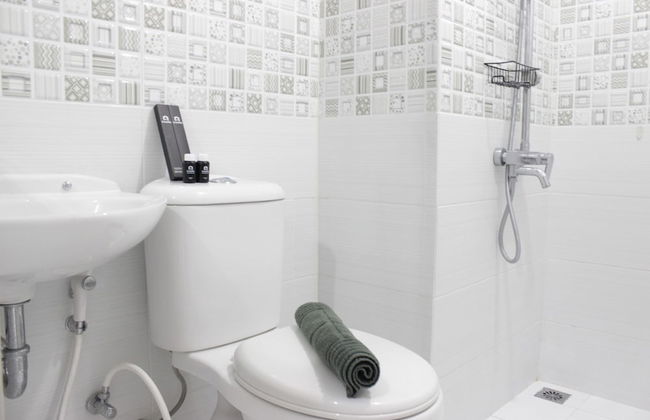 Spacious And Modern Studio Room Apartment At Grand Asia Afrika - Foto 9