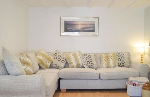 Snowdrop Cottage - Photo 3