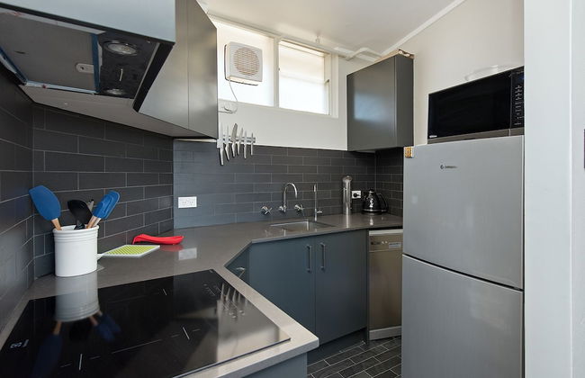 Stunning Ocean View Apartment H324 - Photo 4