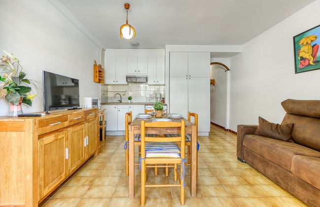 Apartment in Rosas Near Platja de Sta Margarida - Photo 9