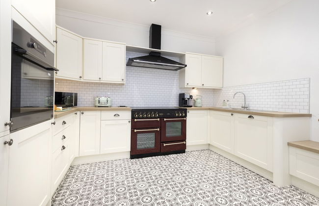 JOIVY Aurora House - 4 Bed With Hot Tub And Sea View - Foto 19