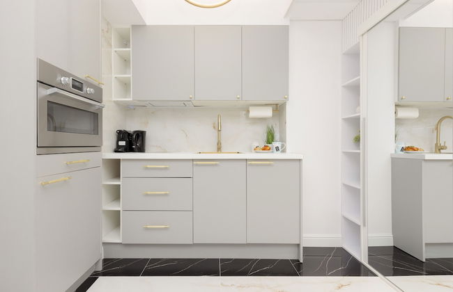 Glamour Studio by Renters Prestige - Photo 3