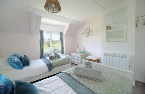 18th Century Thatched Cottage Parking & Garden - Foto 19