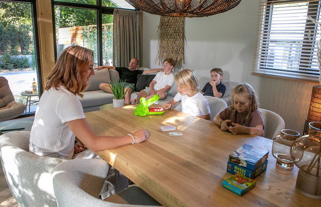 Luxury Lodge With Private Swimming Pool - Photo 28