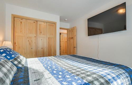 Game Room and Dock Lakefront Park Falls Getaway - Foto 14