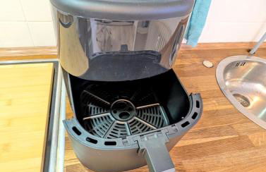 Apartment with AC, full kitchen, self check in, parking, 8 min to SAP campus, Wi Fi - Foto 45