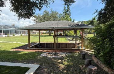 Villa Varona Resort, Heated Pool, Ping-Pong, Pool Table, Fire Pit and Pergola - Foto 69