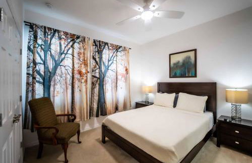 NearTheParks - 5BR Family Villa with Saltwater Pool near Disney - Photo 4