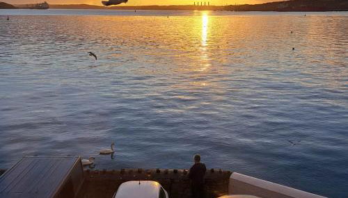 Waterfront Location, Balcony, Sea Views, Free Parking - Foto 3