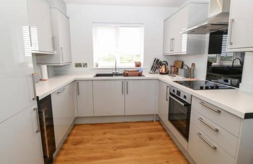 Beach Apartment 9 - Photo 5