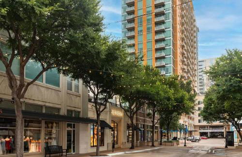 Chic 1 Bed Apt on McKinney Ave - Foto 25