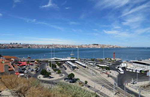 TEJO HOUSE RIVER Lisbon (Cacilhas) - Foto 48