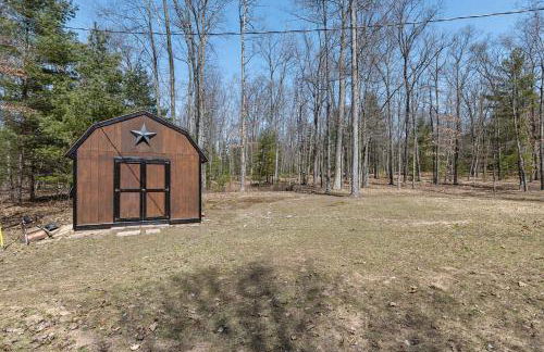 Cozy 3-Bedroom Retreat in Manistee - Foto 29