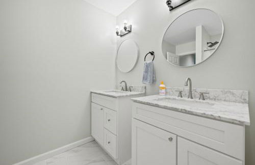 Ideal Family Stay Sleeps 20 in Bloomfield, CT - Foto 64