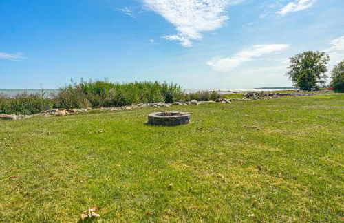 Lake View Dog-Friendly Home with Yard and Fire Pit! - Photo 23