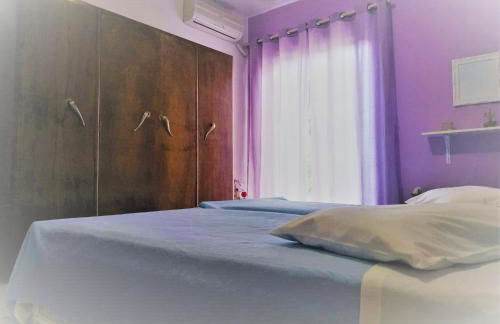 Violet Bedroom and Apartment - Photo 16