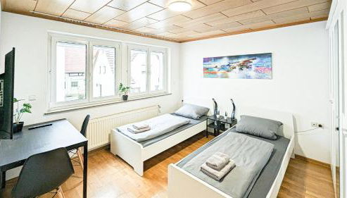 ALFA Stuttgart 3 Zimmer 6 Betten Apartment Zuffenhausen Porsche Bosch BZ WLAN EBK WM - Foto 3
