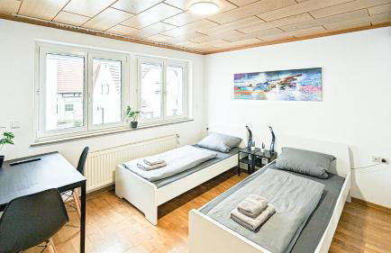 ALFA Stuttgart 3 Zimmer 6 Betten Apartment Zuffenhausen Porsche Bosch BZ WLAN EBK WM - Foto 3