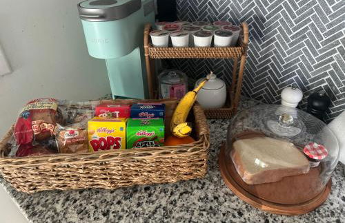 NormalBnB - 2 Blocks From Restaurants, Bars, Hospital - Foto 38