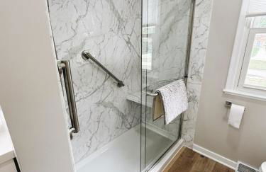 Newly Renovated Home With Pool - Foto 51