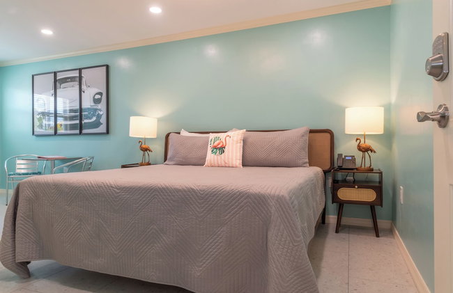 Flamingo Inn - Photo 23