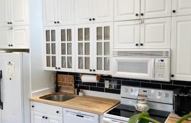 Romantic 1885 Loft Steps from Pulaski Square - Foto 9