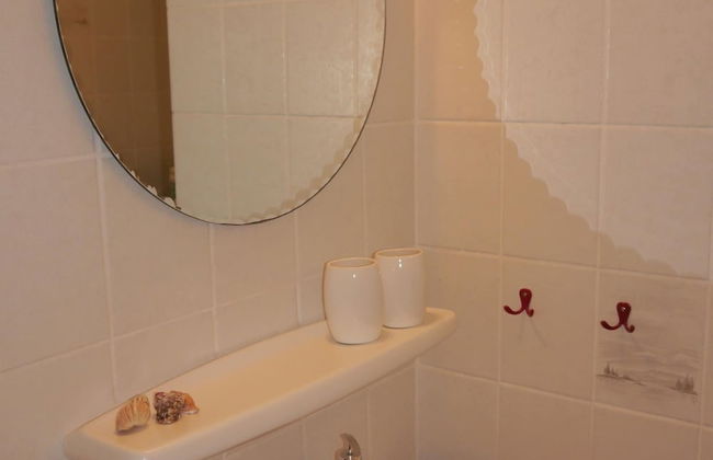 Cozy Apartment in Niederehe Eifel near Forest - Photo 12