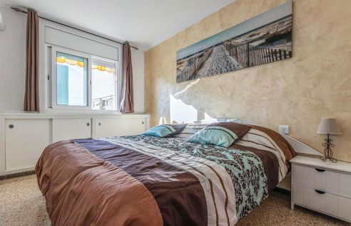 Gorgeous Apartment In Pineda De Mar - Photo 5