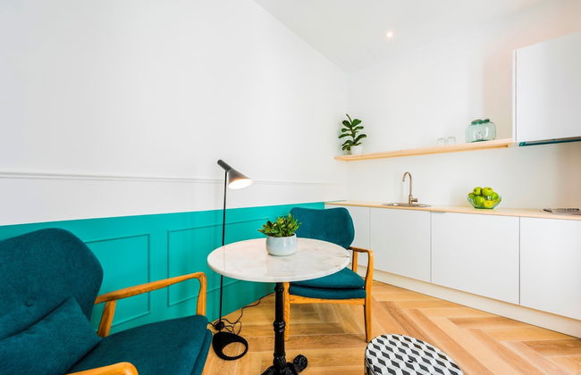 Be Mate Gran Vía Suites - Photo 51